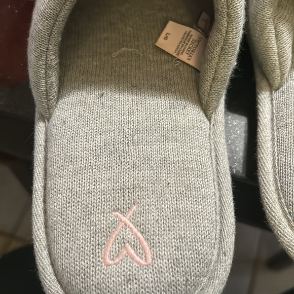 Victoria’s Secret slippers - Picture 6 of 6